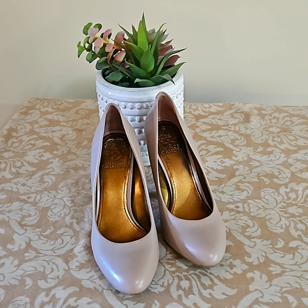 Vincent Camuto Soft Pink Heels size 7